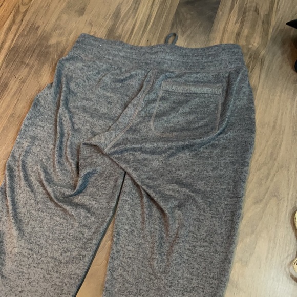 Old navy joggers - Picture 3 of 5